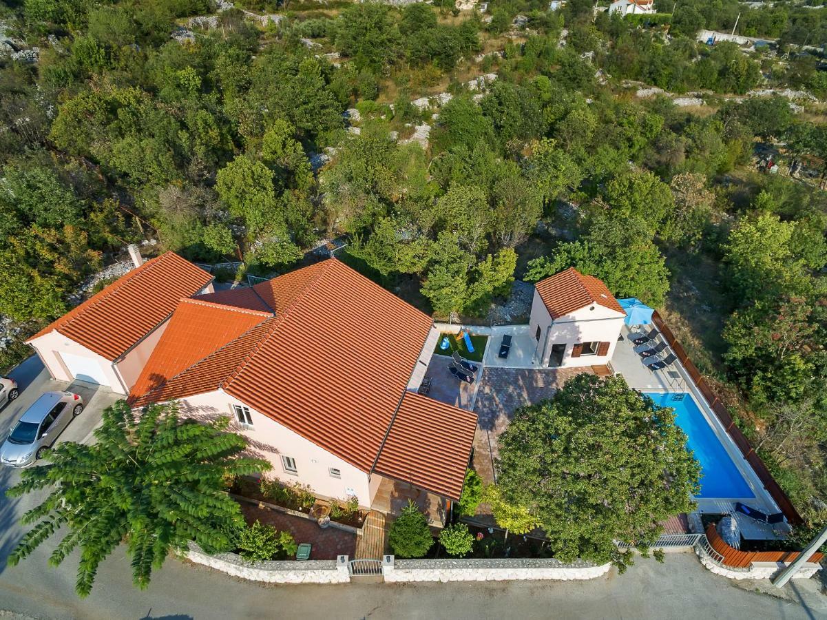 Villa Zvonimir Zagvozd Luaran gambar