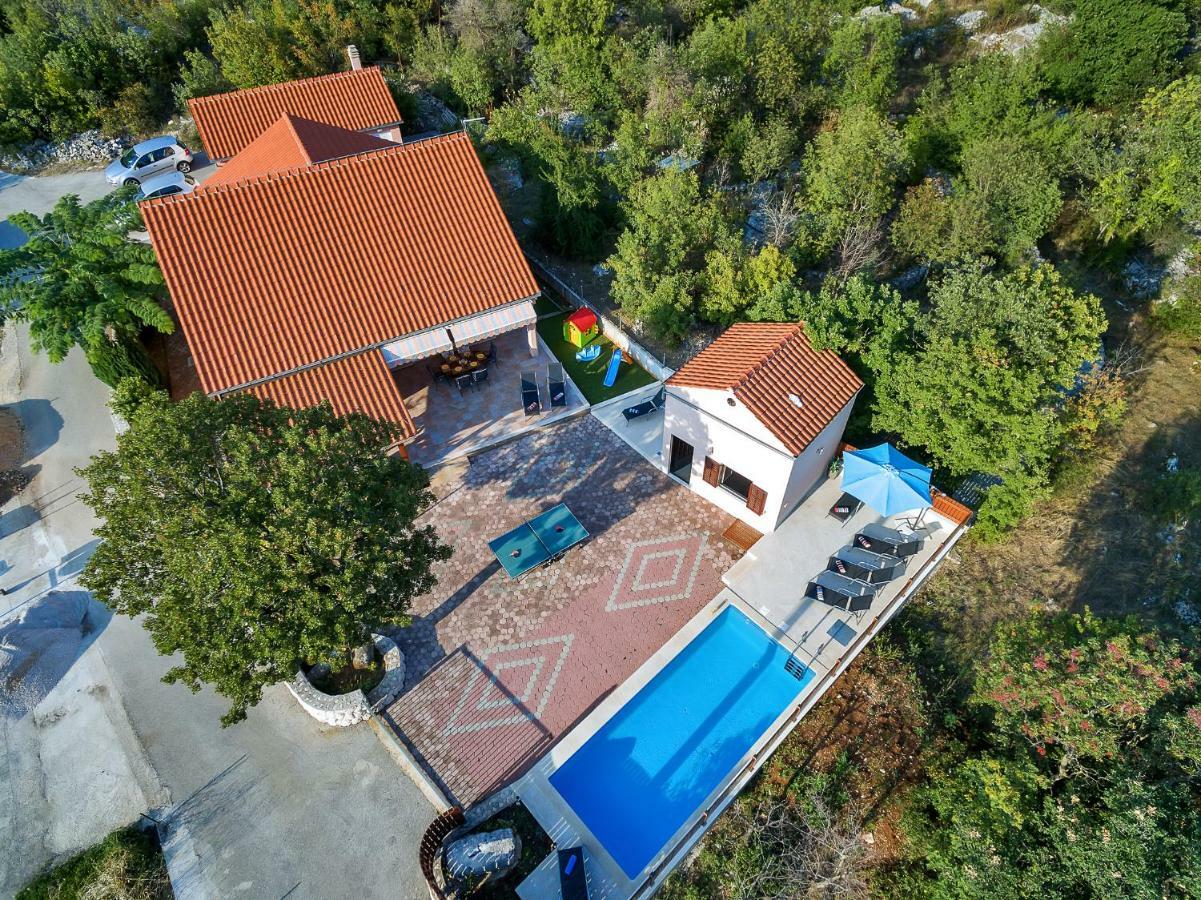 Villa Zvonimir Zagvozd Luaran gambar