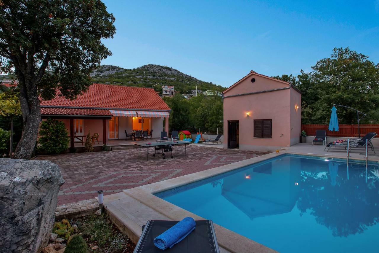 Villa Zvonimir Zagvozd Luaran gambar